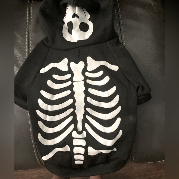 Dog skeleton hoodie! - Picture 2 of 6
